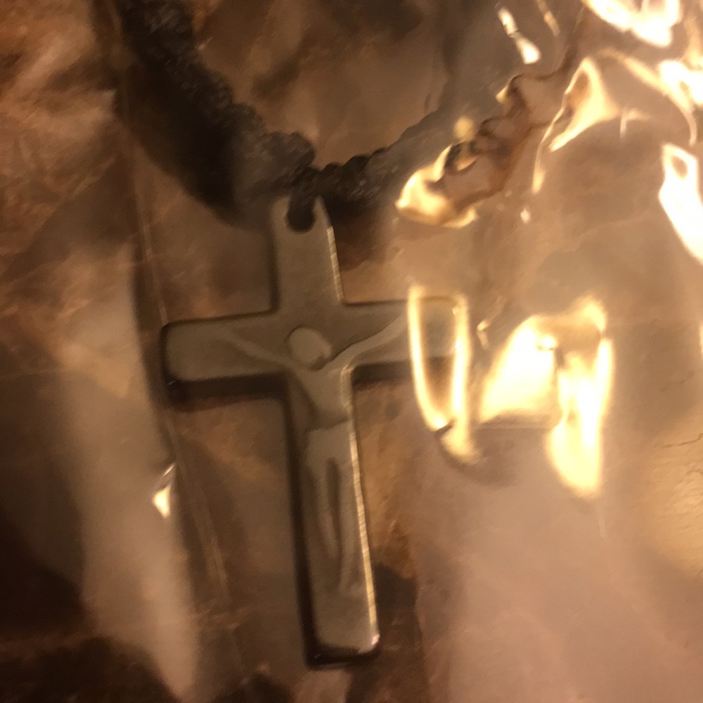 Crucifix Bracelet - Picture 3 of 3